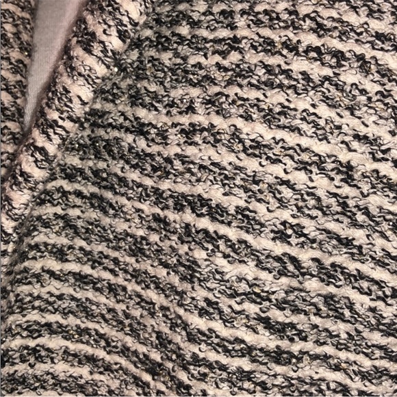 Classic Banana Republic Tweed Blazer - Picture 3 of 6